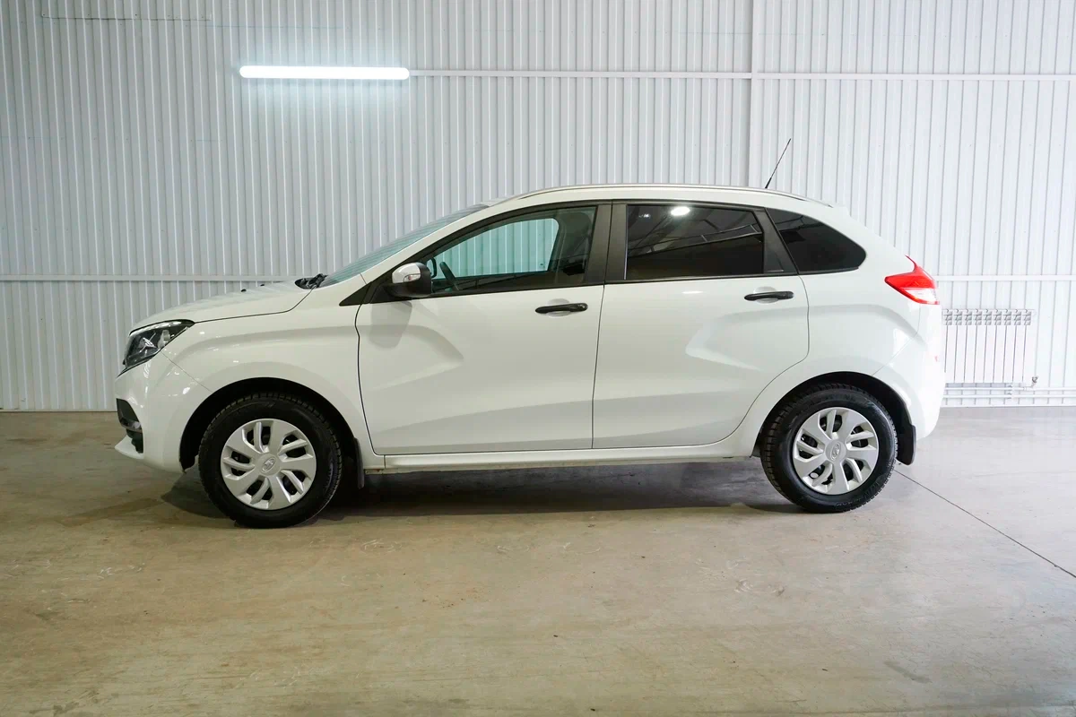 Lada Xray - фото №7