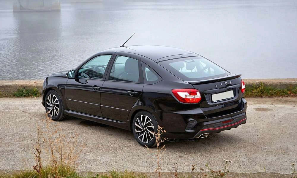 Lada Granta Sportline Лифтбек - фото №9